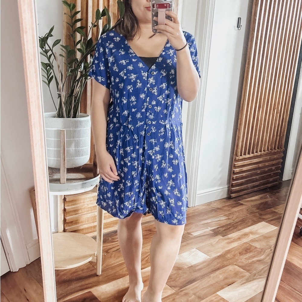Target x Wild Fable Buttoned Front Floral Romper. Size L‎